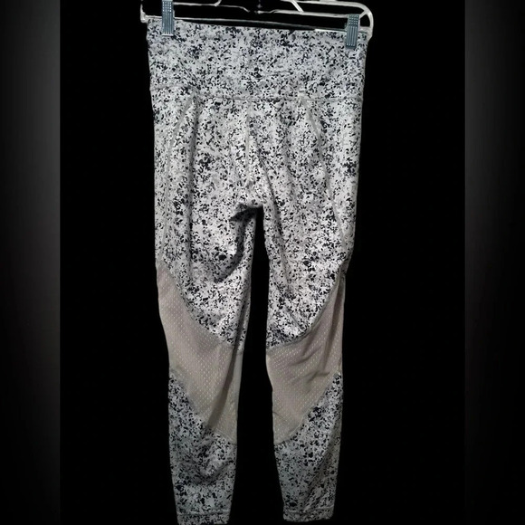 Athleta splatter paint print leggings - Picture 2 of 6